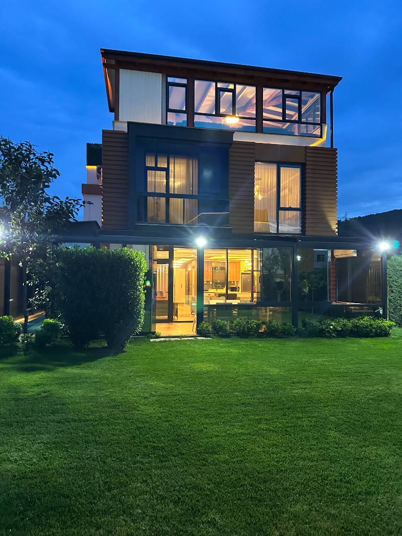 Sakarya Sapanca'da Geniş Bahçeli, Isıtmalı Havuzlu, Jakuzili Villa fotoğraf 2