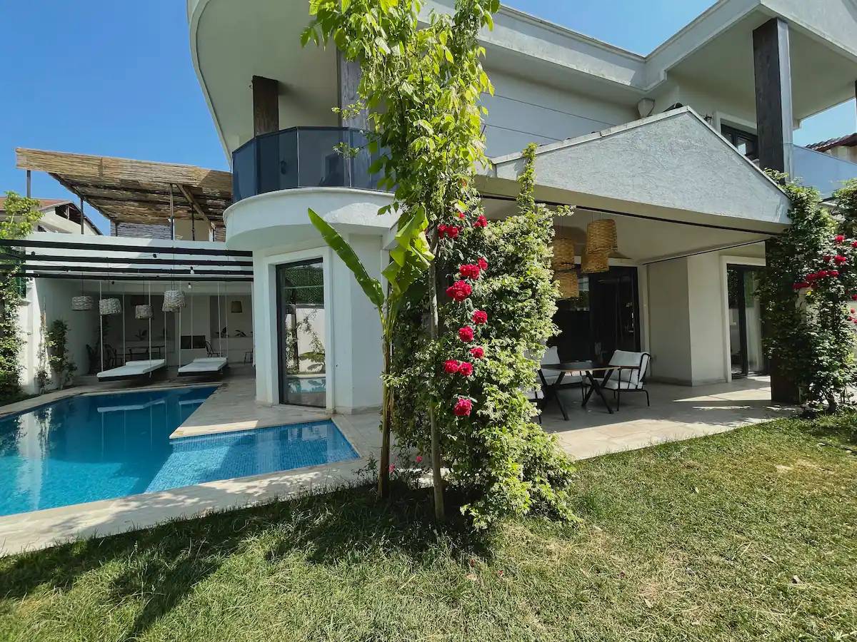 Sakarya Sapanca'da Isıtmalı ve Özel Havuzlu, 6 Kişilik, Kiralık Villa - Sapanca