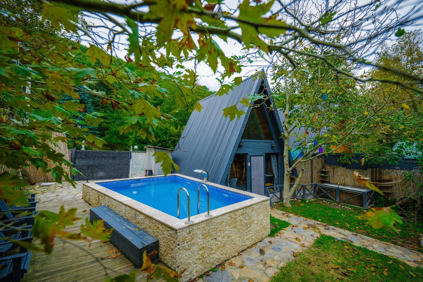 Sakarya Sapanca'da Mükemmel Doğada, Jakuzili, Kiralık Bungalov - Sapanca