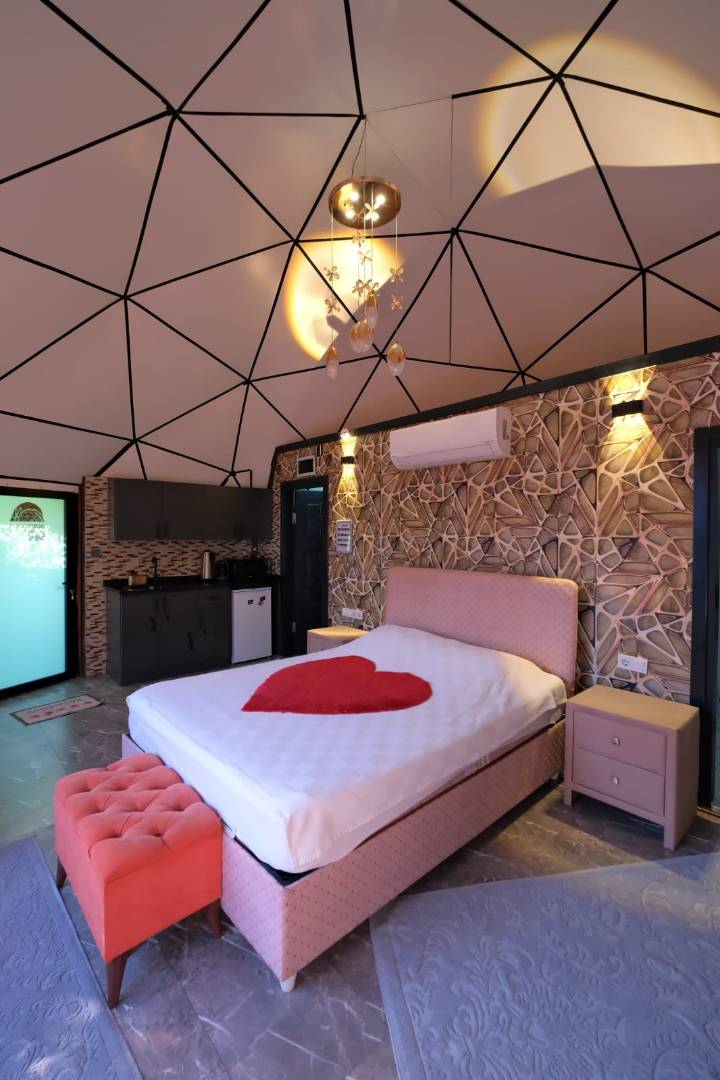 Sapanca Çayiçi'nde Minimalist Tasarımlı, Isıtmalı Havuzlu, 1+0 Glamping fotoğraf 3