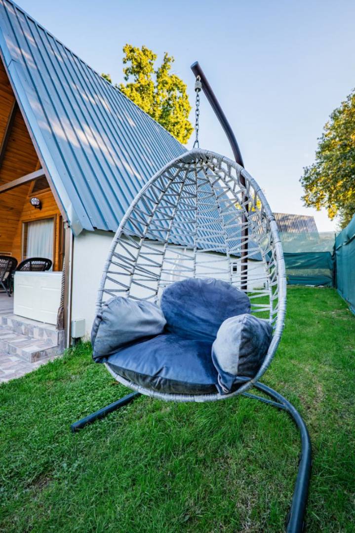 Sapanca Çayiçi'nde Sakin Konumda, Isıtmalı Havuzlu, Kiralık Bungalov fotoğraf 3
