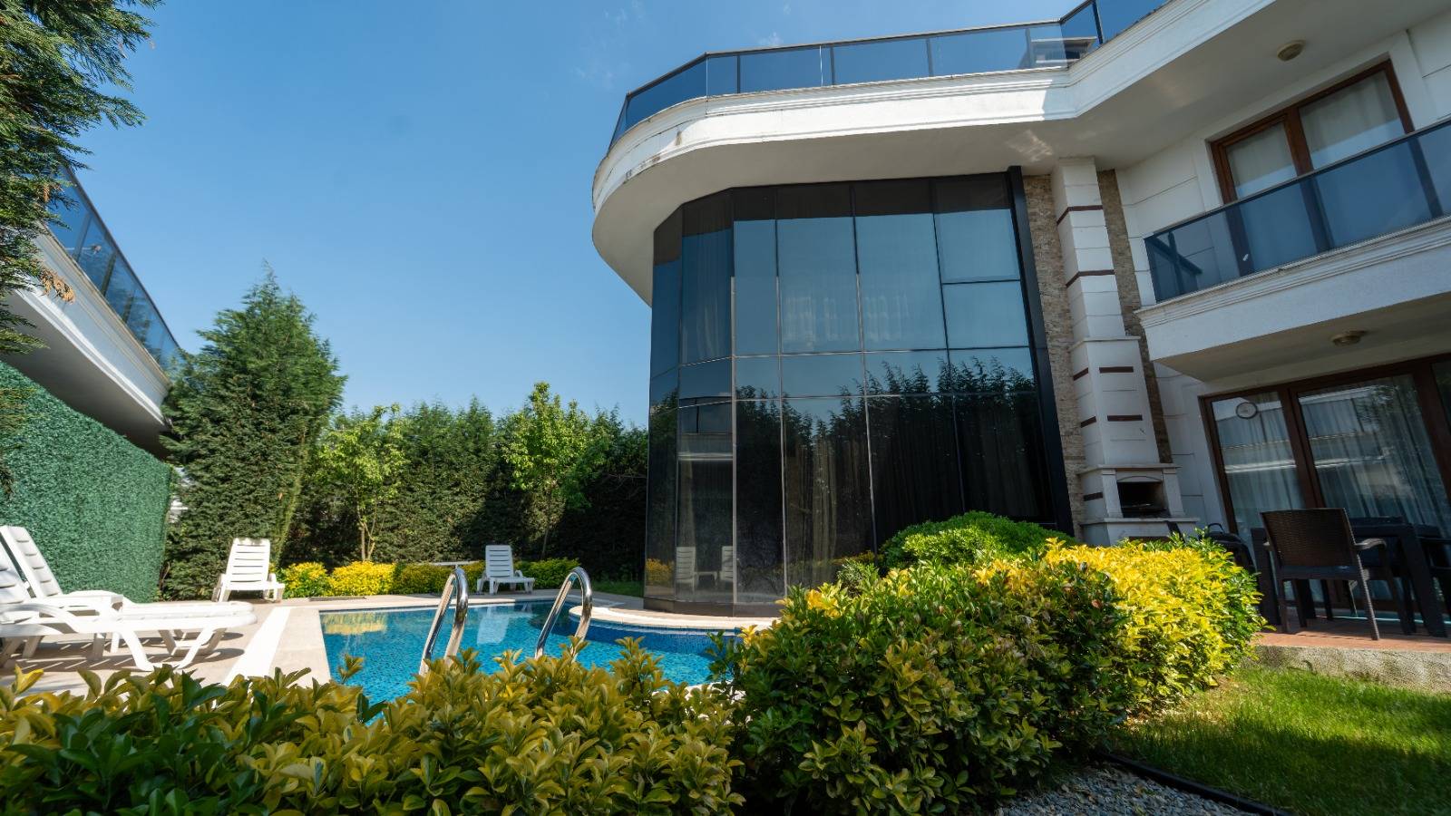 Sapanca Gazipaşa'da Kalabalık Ailelere Uygun, Özel Havuzlu, Kiralık Villa - Sapanca