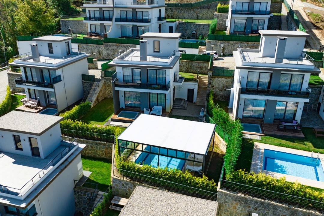 Sapanca Güldibi'nde Çekirdek Ailelere Uygun, Kapalı Havuzlu, Kiralık Villa fotoğraf 2