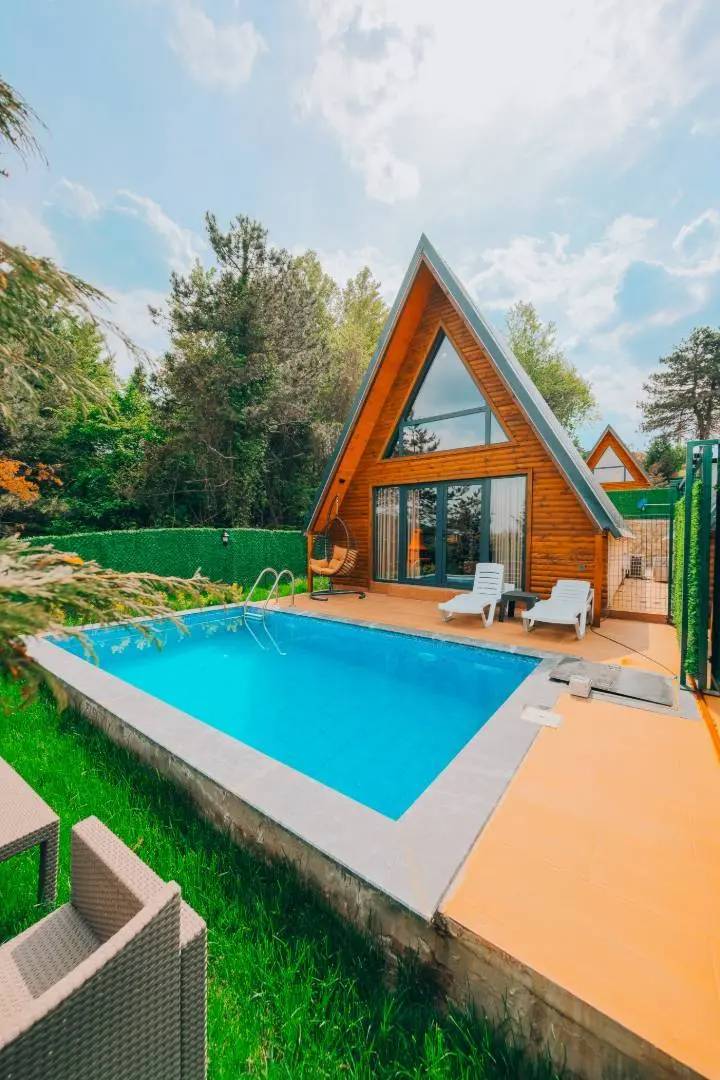 Sapanca Güldibi'nde Doğayla İç İçe, Özel Havuzlu, 2+1 Bungalov - Sapanca / Güldibi