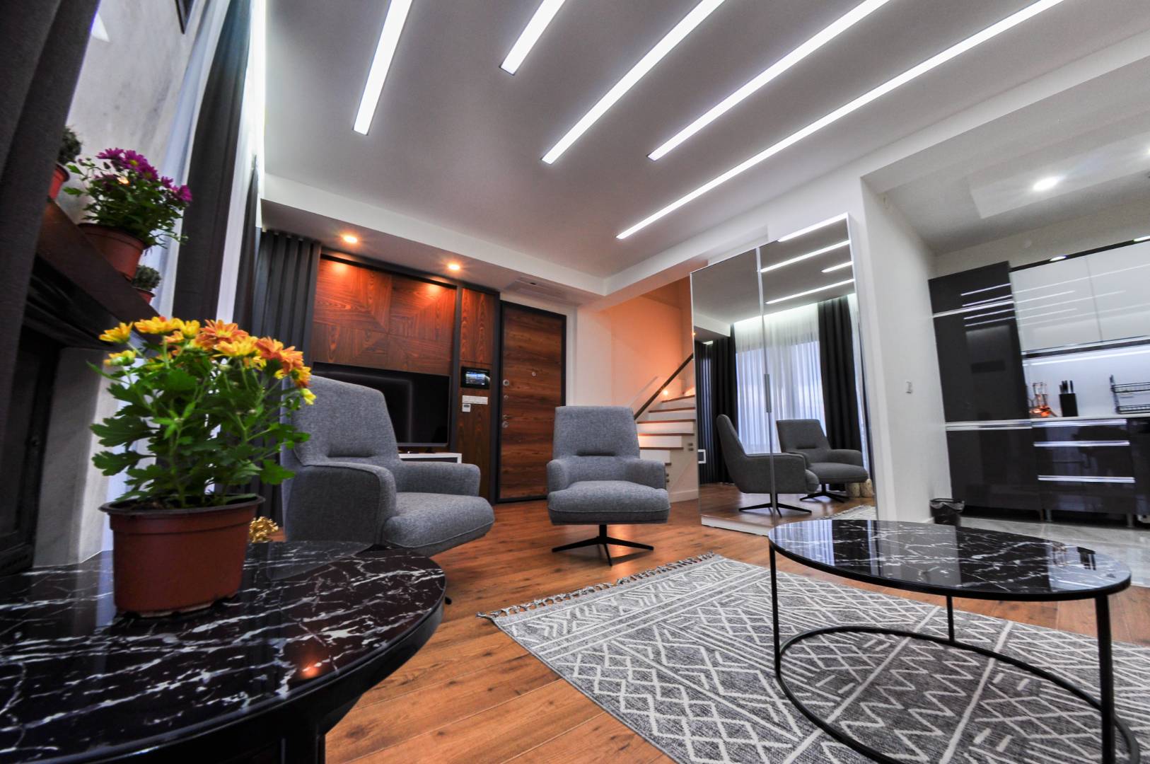 Sapanca Güldibi'nde Konforlu Tesiste, Isıtmalı Havuzlu, Modern Villa fotoğraf 3