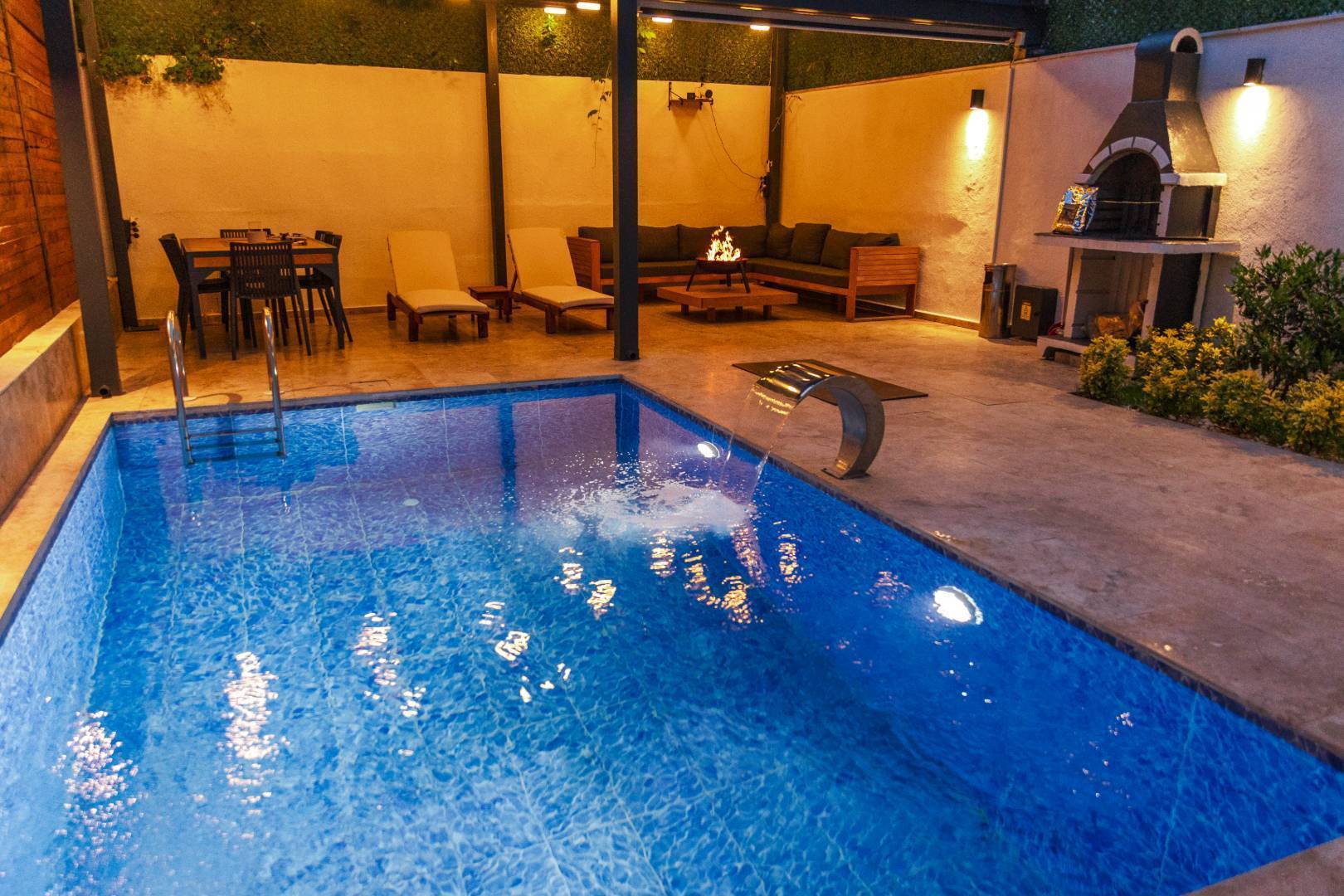 Sapanca Güldibi'nde Merkezi Konumda, Isıtmalı Havuzlu, Modern Villa - Sapanca / Güldibi