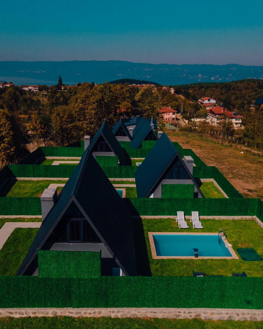 Sapanca Hacımercan'da Site İçerisinde, Özel Havuzlu, Lüks Bungalov - Sapanca / Hacımercan