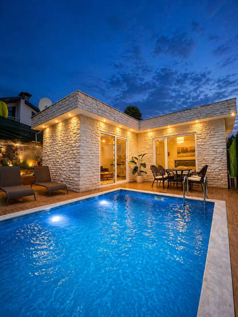 Sapanca İlmiye'de Balayı Çiftlerine Uygun, Özel Havuzlu, Modern Villa - Sapanca / İlmiye