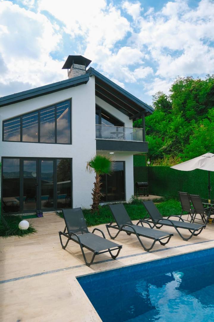 Sapanca İlmiye'de Göl Manzaralı, Özel Havuzlu, Çift Jakuzili Villa fotoğraf 2