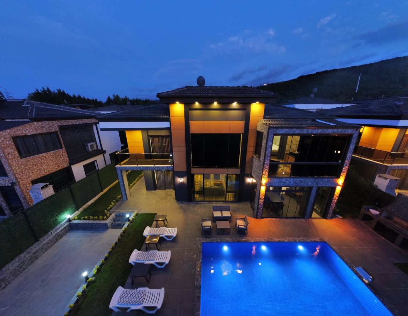 Sapanca Kırkpınar’ın Eşsiz Doğasında, Isıtmalı Özel Havuzlu, Kiralık Villa - Sapanca / Kırkpınar