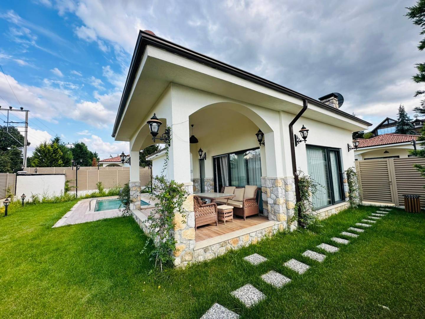 Sapanca Kırkpınar'da Doğayla Baş Başa, Isıtmalı Havuzlu, Kiralık Villa - Sapanca / Kırkpınar