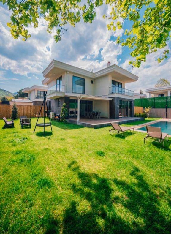 Sapanca Kırkpınar'da Elverişli Konumda, Isıtmalı Havuzlu, Lüks Villa - Sapanca / Kırkpınar