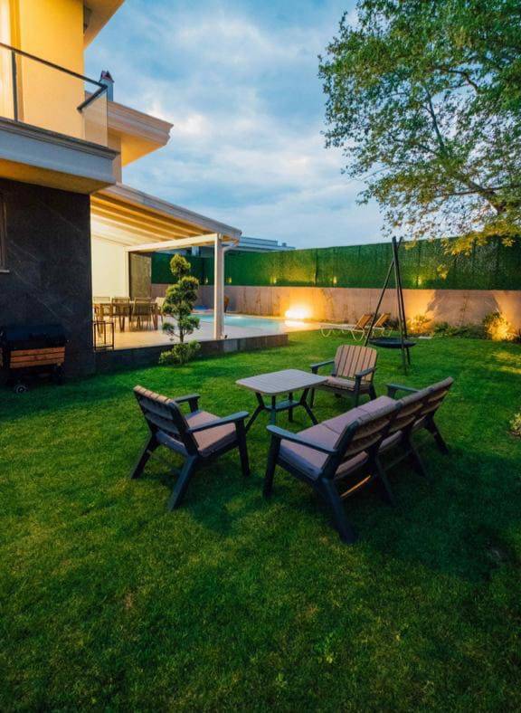 Sapanca Kırkpınar'da Elverişli Konumda, Isıtmalı Havuzlu, Lüks Villa fotoğraf 3