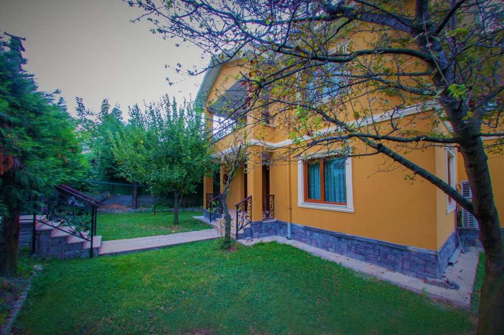 Sapanca Kırkpınar'da Ferah Bahçeli, Modern Tasarımlı, Şömineli Villa fotoğraf 2