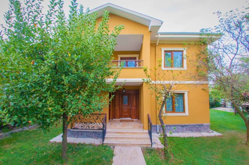 Sapanca Kırkpınar'da Ferah Bahçeli, Modern Tasarımlı, Şömineli Villa fotoğraf 3