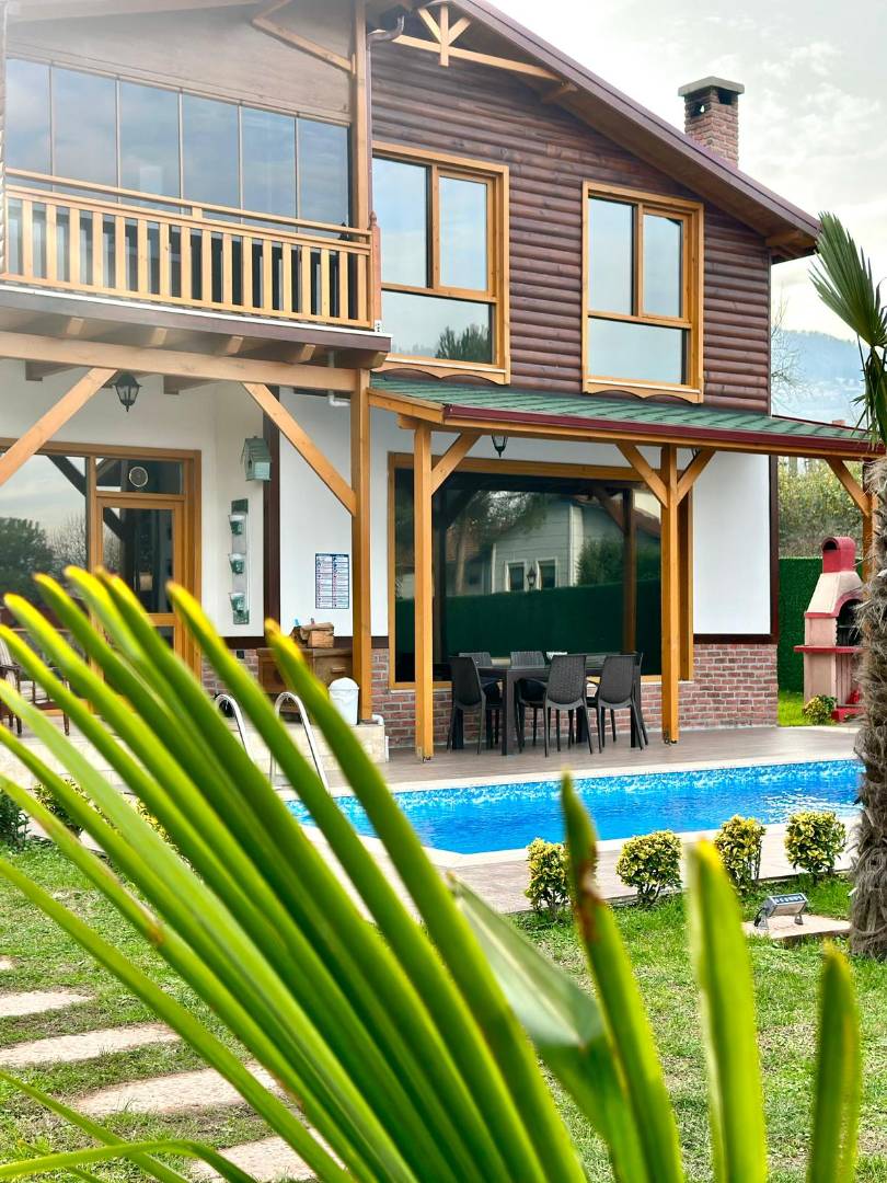 Sapanca Kırkpınar'da Geniş Bahçeli, Özel Havuzlu, Kiralık Bungalov - Sapanca / Kırkpınar