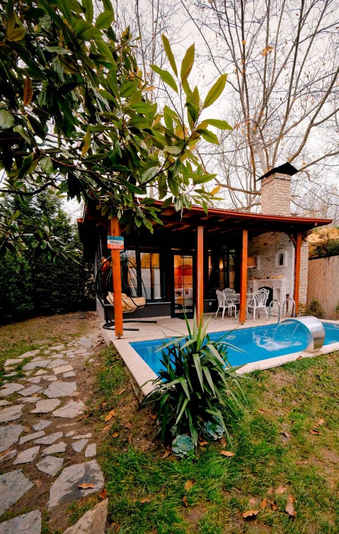 Sapanca Kırkpınar'da Geniş Bahçeli, Özel Havuzlu, Lüks Tiny House - Sapanca / Kırkpınar