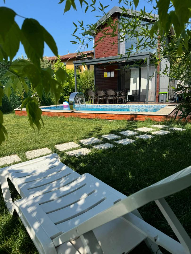 Sapanca Kırkpınar'da Geniş Bahçeli, Özel Havuzlu, Modern Bungalov - Sapanca / Kırkpınar