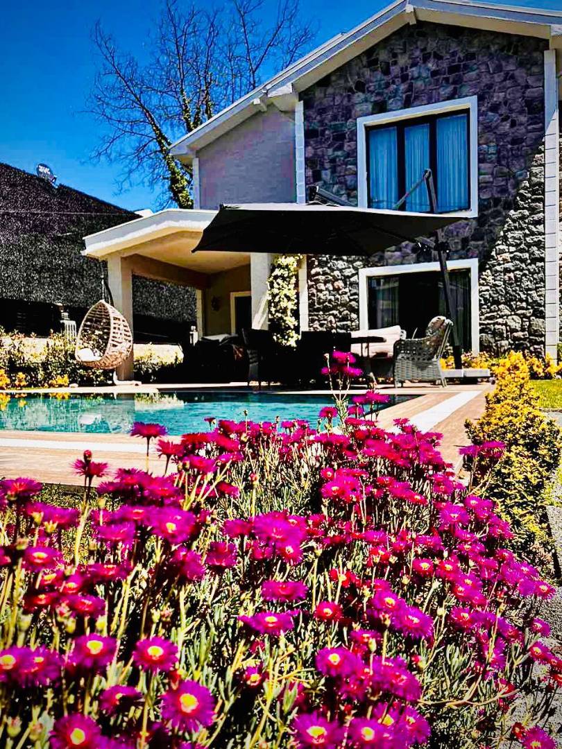 Sapanca Kırkpınar'da Huzurlu Doğada, Isıtmalı Havuzlu, Lüks Villa - Sapanca / Kırkpınar