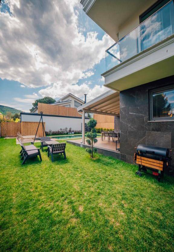 Sapanca Kırkpınar'da Merkezi Konumda, Isıtmalı Havuzlu, 4+1 Villa fotoğraf 3