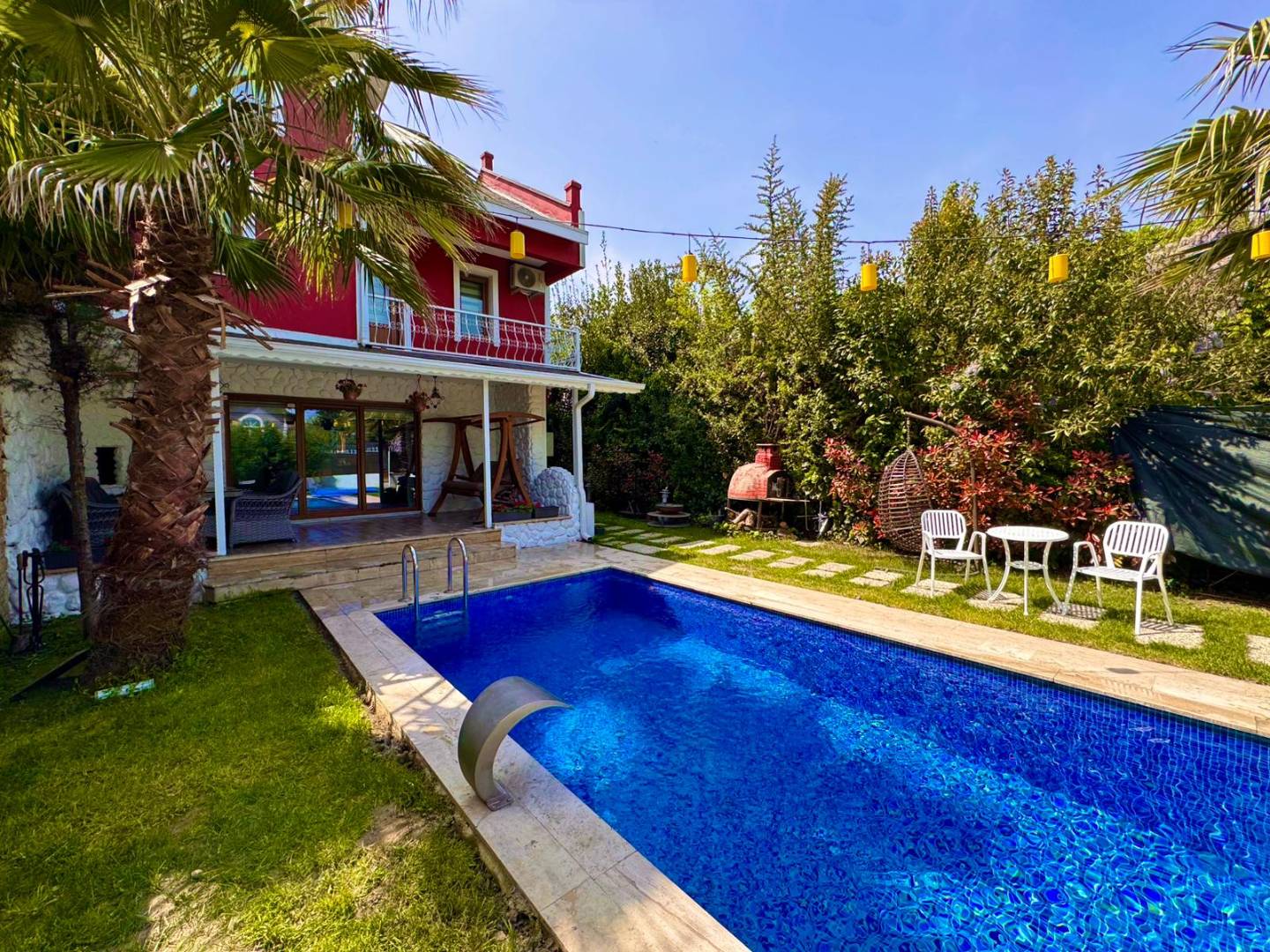 Sapanca Kırkpınar'da Merkezi Konumda, Isıtmalı Havuzlu, Kiralık Villa - Sapanca / Kırkpınar