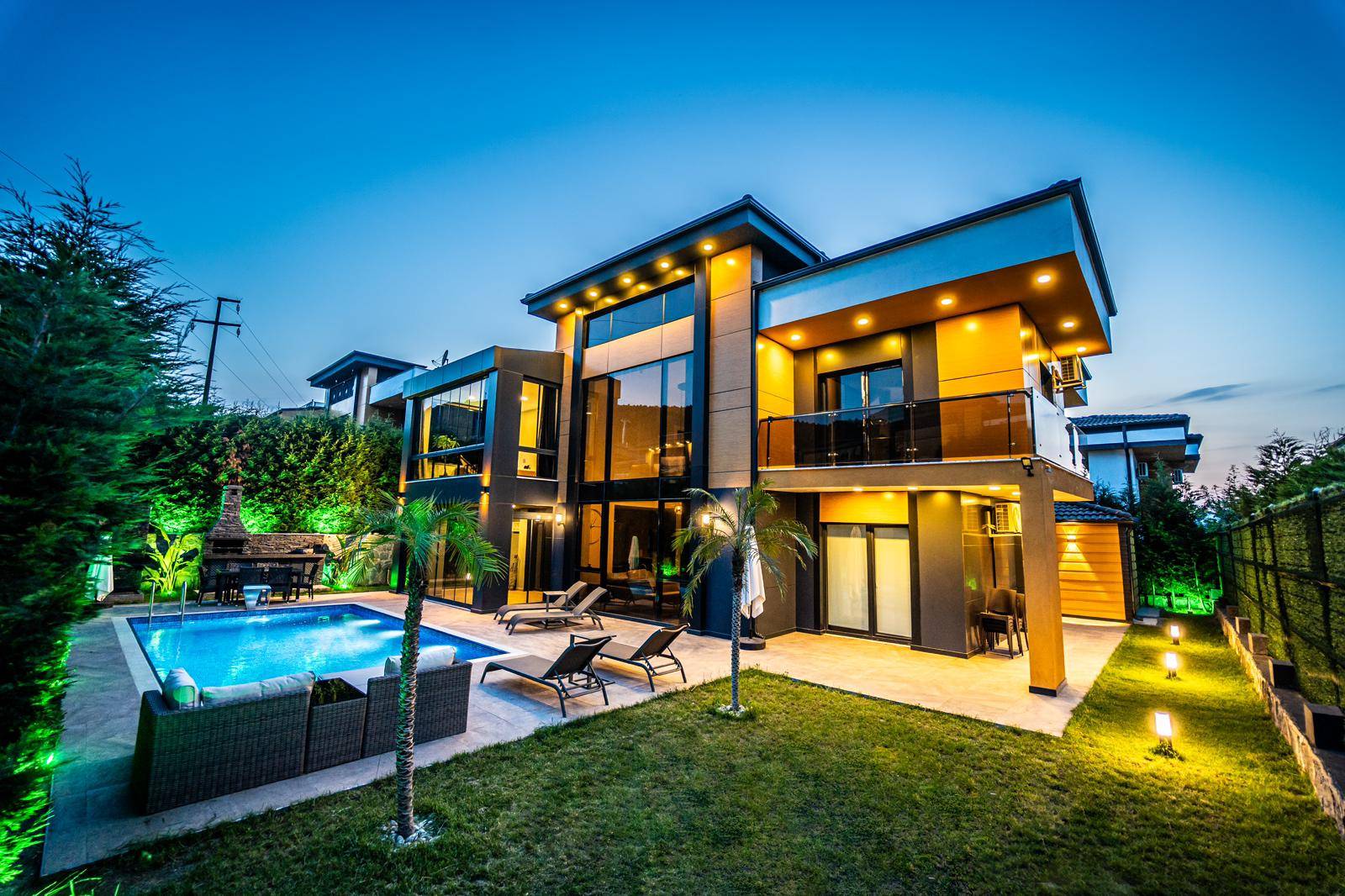 Sapanca Kırkpınar'da Merkezi Konumda, Isıtmalı Havuzlu, Lüks Villa - Sapanca / Kırkpınar