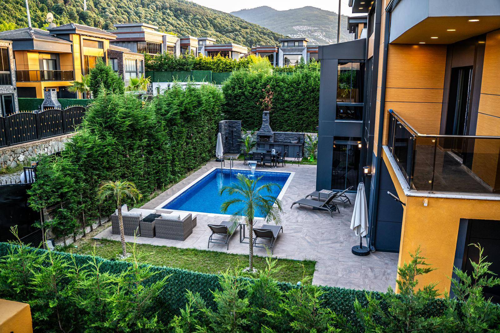 Sapanca Kırkpınar'da Merkezi Konumda, Isıtmalı Havuzlu, Lüks Villa fotoğraf 2