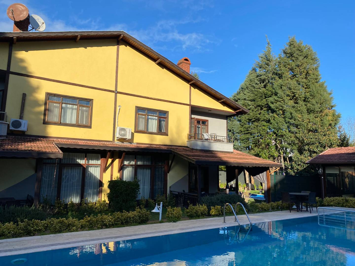 Sapanca Kırkpınar'da Merkezi Konumda, Özel Havuzlu, Kiralık Villa - Sapanca / Kırkpınar