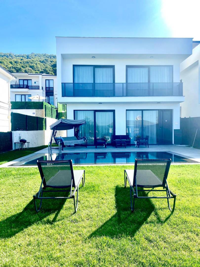Sapanca Kırkpınar'da Modern Tasarımlı, Özel Havuzlu, 3+1 Villa fotoğraf 3