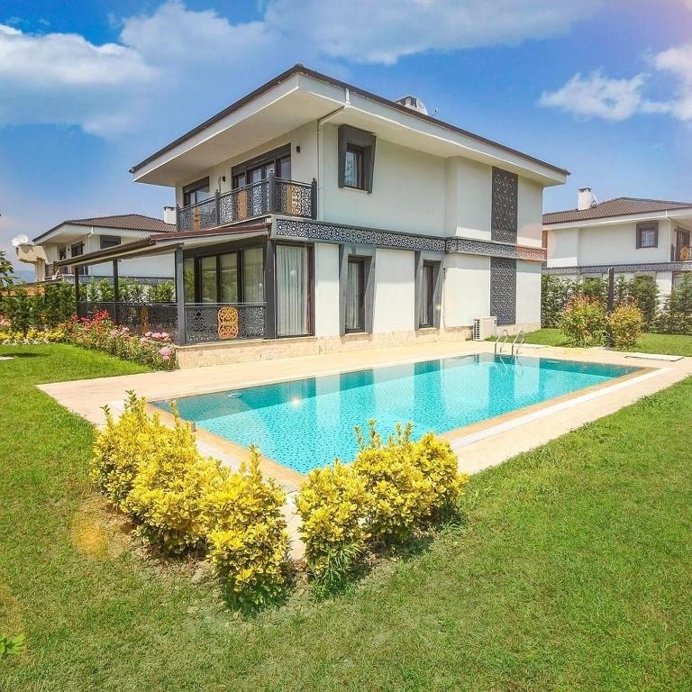 Sapanca Kırkpınar'da Muhteşem Bahçeye Sahip, Özel Havuzlu, Geniş Villa fotoğraf 3