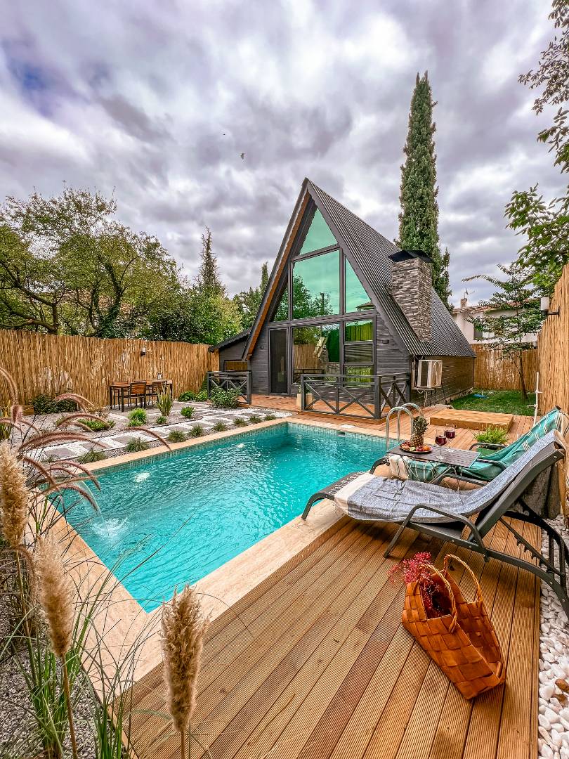 Sapanca Kırkpınar'da Sakin Konumda, Isıtmalı Havuzlu, Modern Bungalov - Sapanca / Kırkpınar