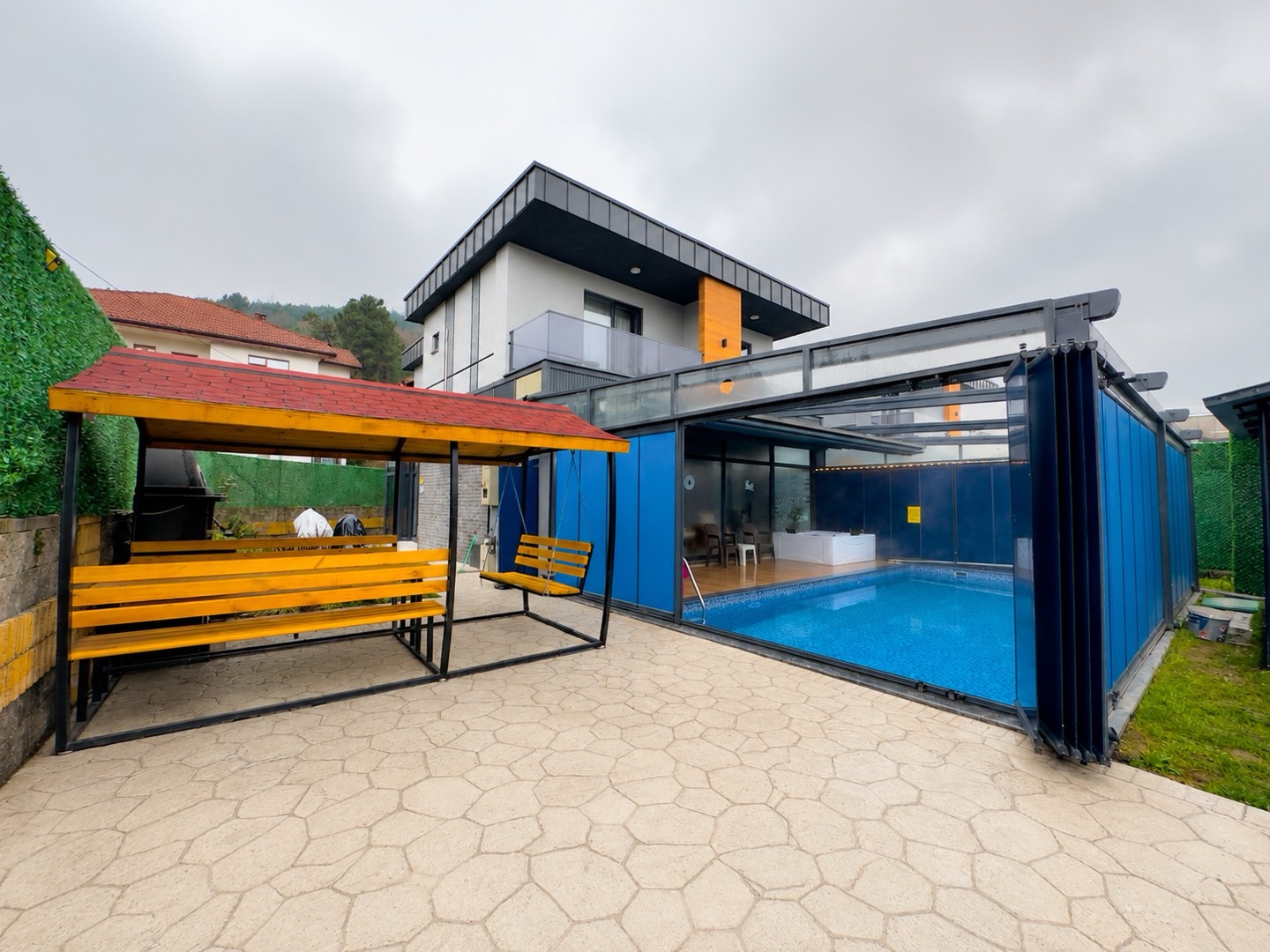 Sapanca Kırkpınar'da Sakin Konumda, Kapalı Havuzlu, Kiralık Villa - Sapanca / Kırkpınar