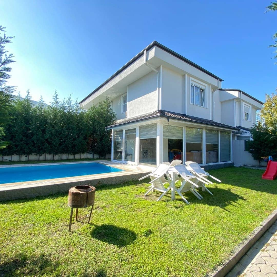 Sapanca Kırkpınar'da Site İçerisinde, Özel Havuzlu, Lüks Kiralık Villa fotoğraf 2