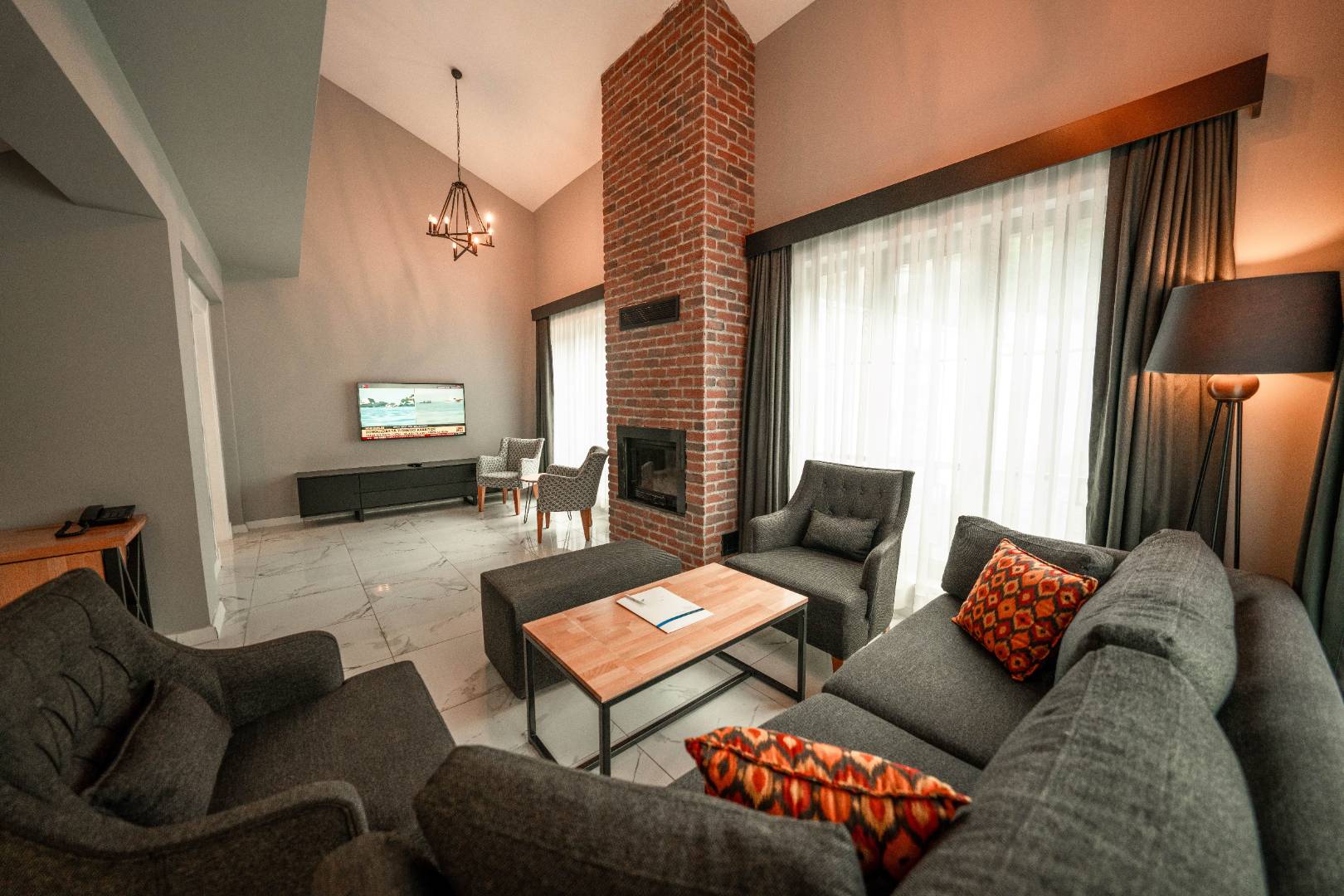 Sapanca Kırkpınar'da Tesis İçerisinde, Modern Tasarımlı, 3+1 Villa fotoğraf 3