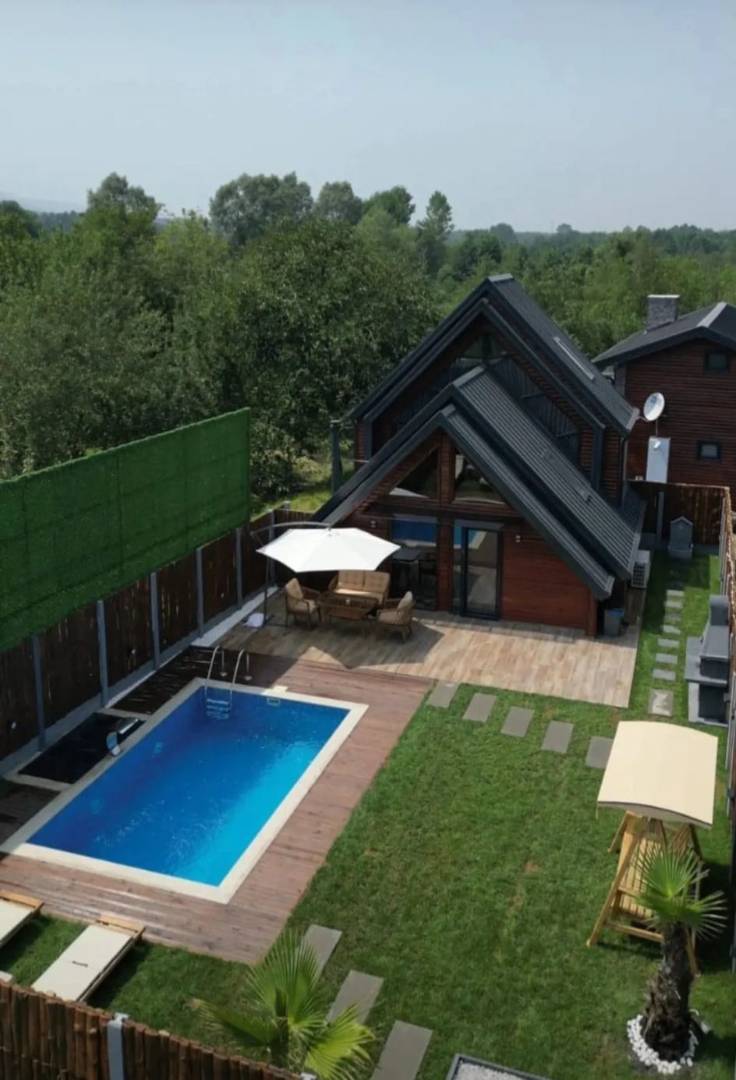 Sapanca Kurtköy'de Çiftlere Uygun, Isıtmalı Havuzlu, Ferah Villa fotoğraf 3