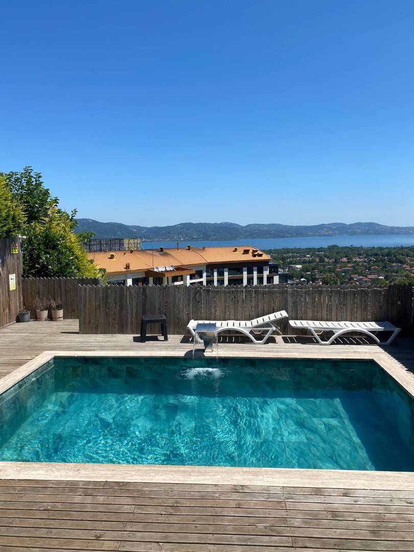 Sapanca Kurtköy'de Doğa İçerisinde, Isıtmalı Havuzlu, Modern Bungalov fotoğraf 3