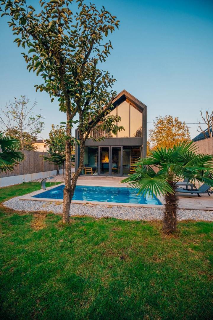 Sapanca Kurtköy'de Merkeze Yakın, Isıtmalı Havuzlu, Konforlu Bungalov fotoğraf 2
