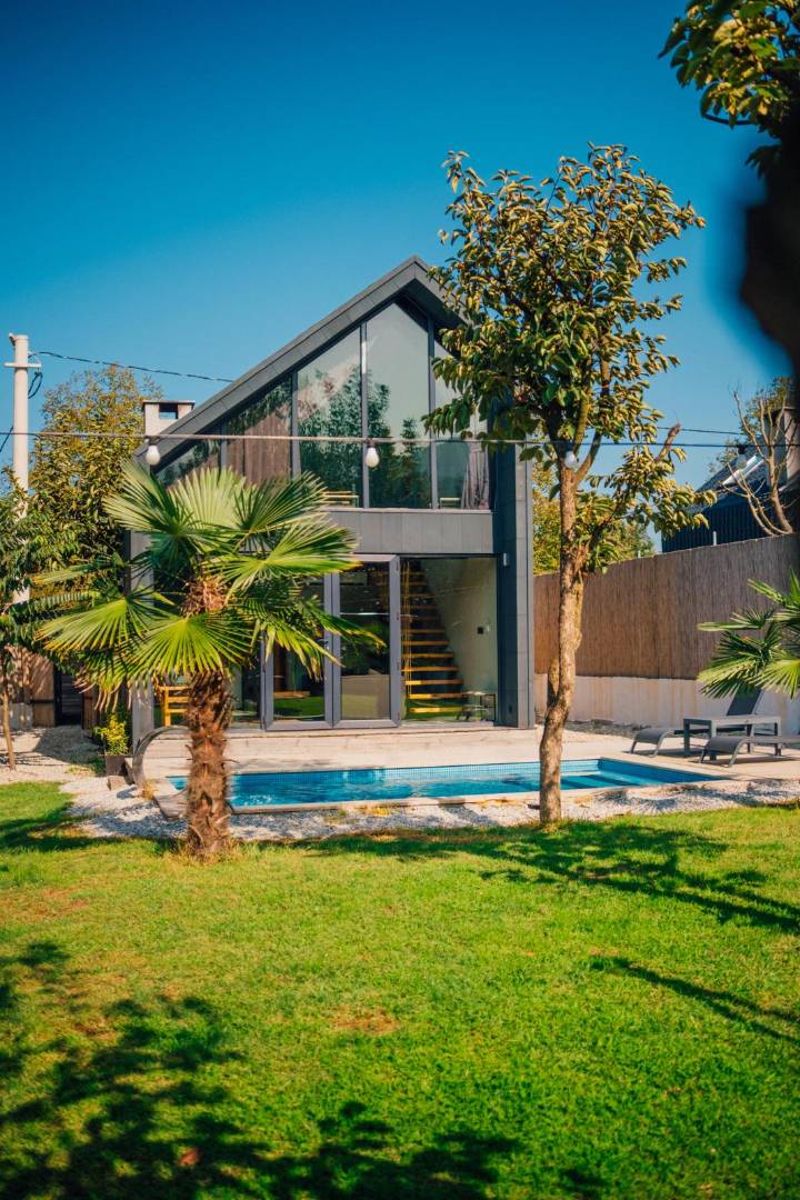 Sapanca Kurtköy'de Merkeze Yakın, Isıtmalı Havuzlu, Konforlu Bungalov fotoğraf 3