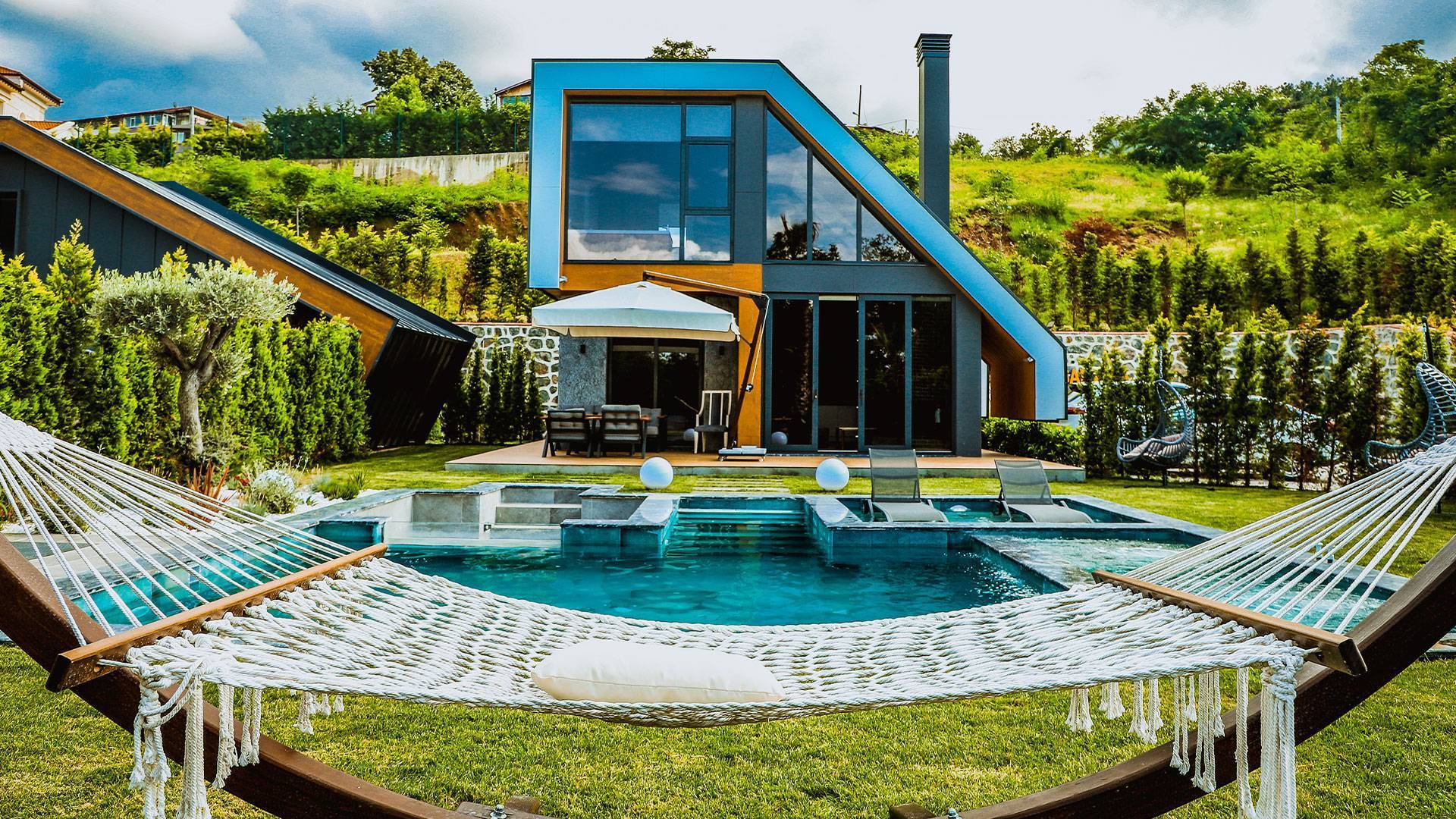 Sapanca Kuruçeşme'de Sakin Konumda, Özel Havuzlu, Lüks Villa - Sapanca