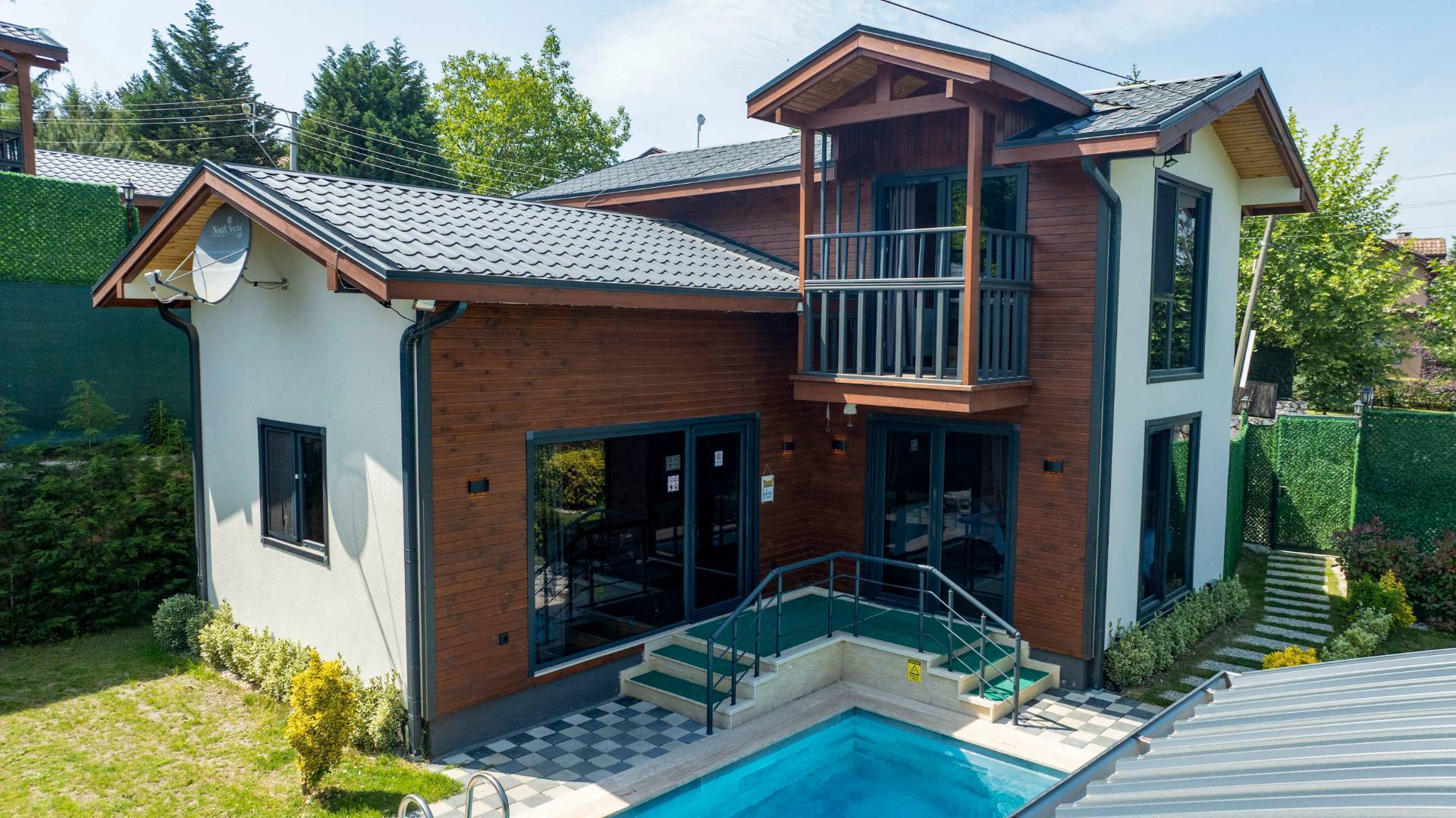 Sapanca Mahmudiye'de Çekirdek Ailelere Uygun, Özel Havuzlu, Konforlu Villa - Sapanca / Mahmudiye