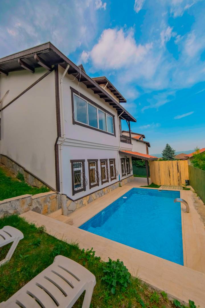 Sapanca Mahmudiye'de Geniş Bahçeli, Özel Havuzlu, Kiralık Villa fotoğraf 3