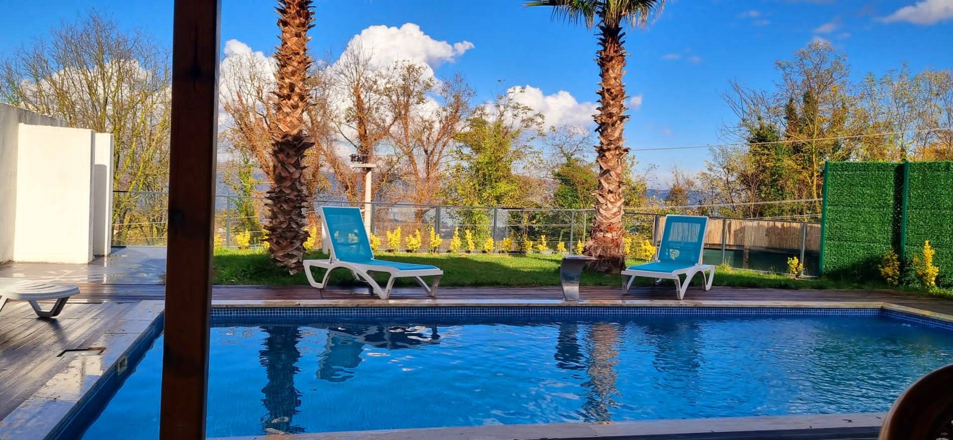 Sapanca Nailiye'de Göl Manzaralı, Isıtmalı Havuzlu, Jakuzili Villa fotoğraf 3