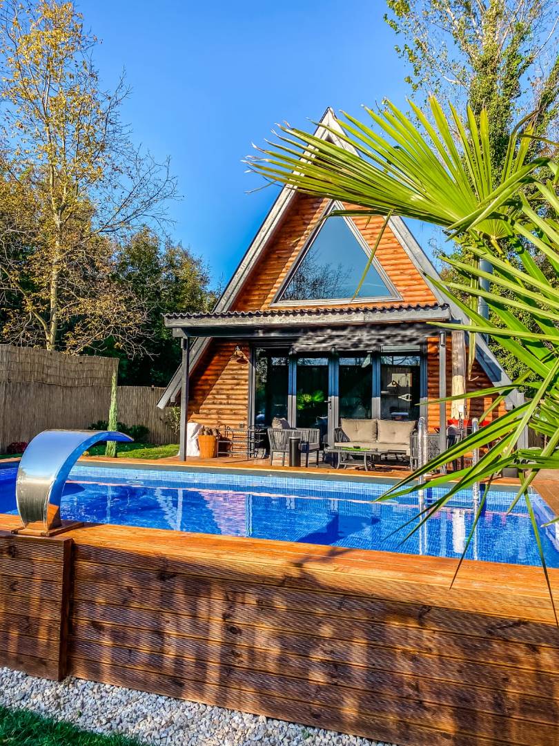 Sapanca Rüstempaşa'da Isıtmalı Havuzlu, Kahvaltı Dahil, Kiralık Bungalov fotoğraf 2