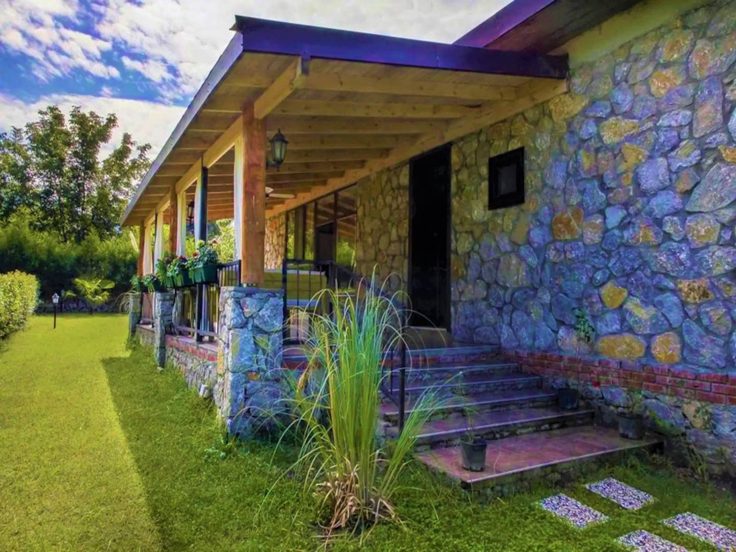 Sapanca Soğuksu'da Yemyeşil Doğada, Özel Havuzlu, Konforlu Villa - Sapanca