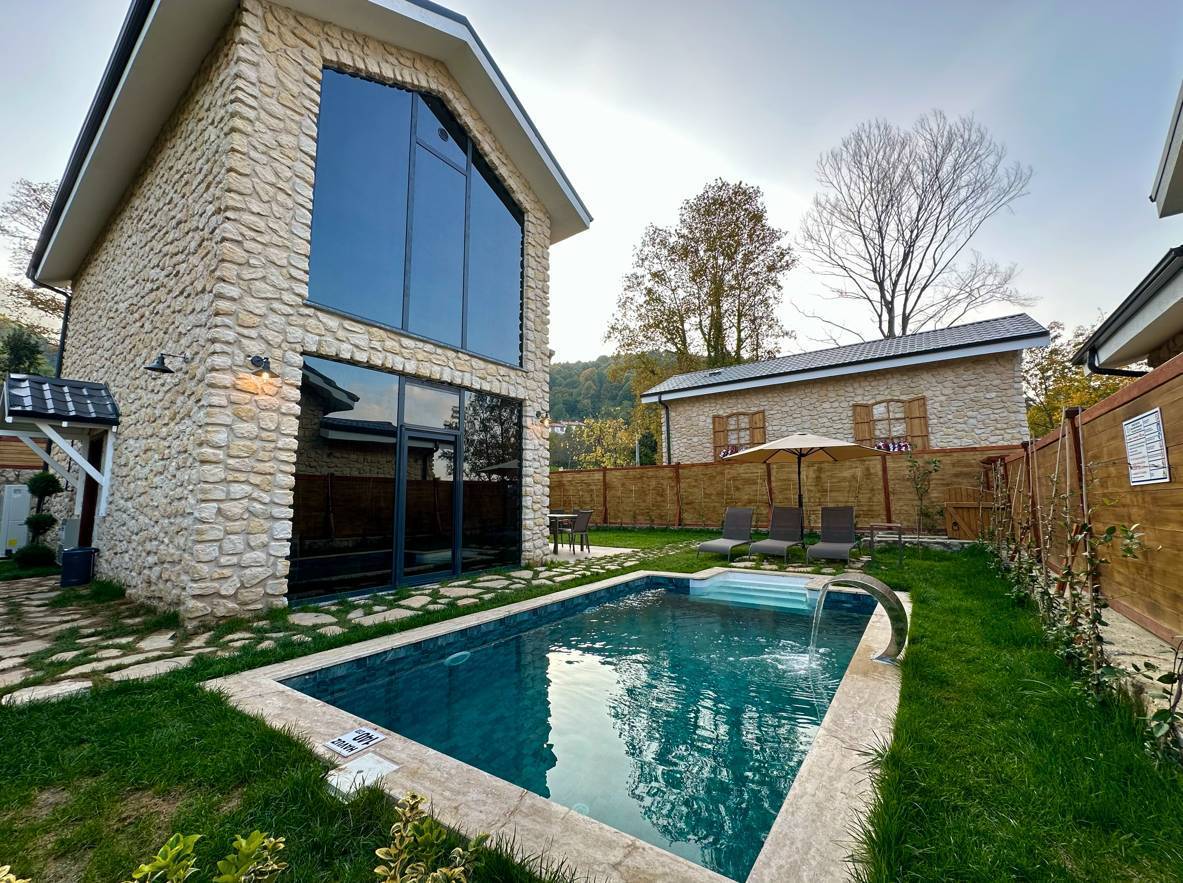Sapanca Yanık'ta Aile Konaklamasına Uygun, Özel Havuzlu, 3+1 Villa - Sapanca / Yanık