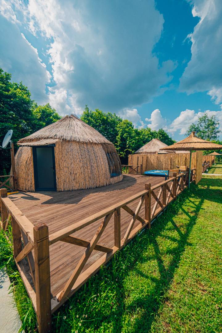 Sapanca Yanık'ta Doğa İçerisinde, Serinleme Havuzlu, Bahçeli Glamping - Sapanca / Yanık