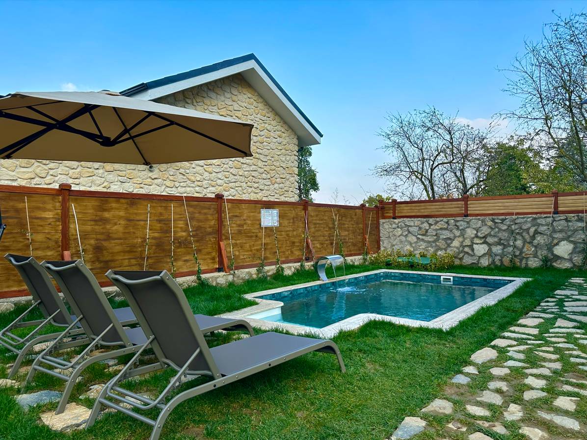 Sapanca Yanık'ta Muhteşem Doğada, Özel Havuzlu, Hamamlı Villa - Sapanca / Yanık