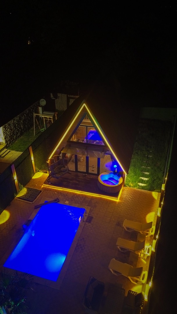Sapanca Yanık'ta Sakin Konumda, Isıtmalı Havuzlu, Kiralık Bungalov - Sapanca / Yanık