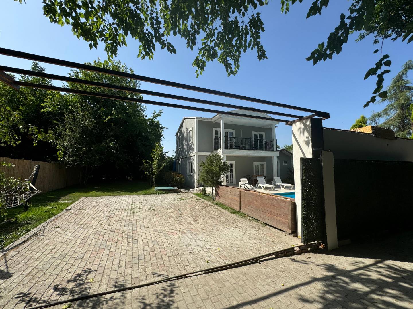 Sapanca Yanık'ta Yemyeşil Bahçeli, Özel Havuzlu, Geniş Villa fotoğraf 3