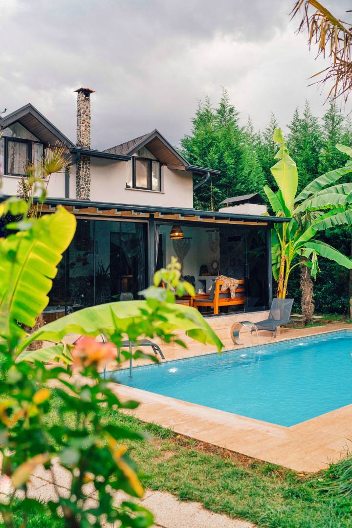 Sapanca'da Doğa İçerisinde, Isıtmalı Havuzlu, Şömineli, Kiralık Villa - Sapanca